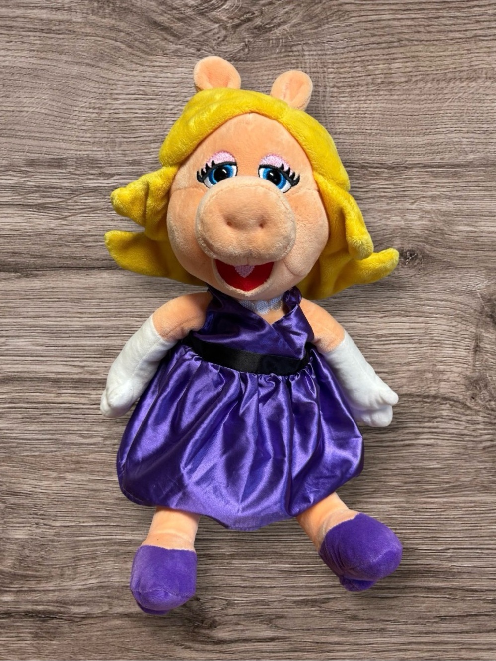 Disney Muppets Miss Piggy Scentsy Buddy 18" Plush W/  Scent Pak *Pre-Owned*